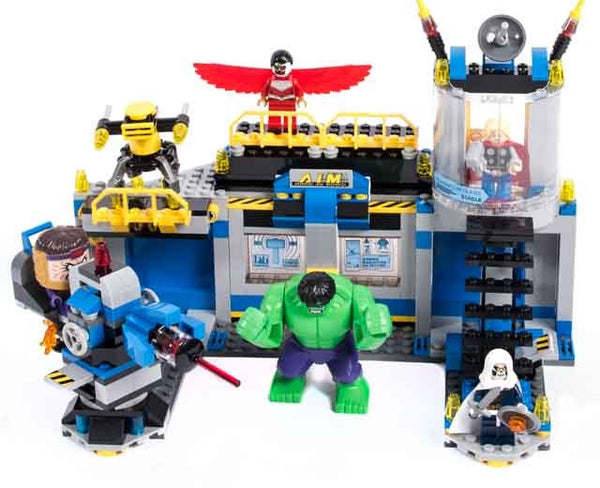 LEGO Super Heroes 76018: Hulk Lab Smash (retired)