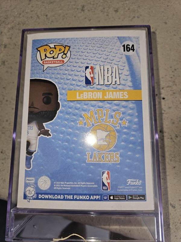 Funko pop Sports NBA LeBron James Minneapolis Lakers- Upper Deck Exclusive #164