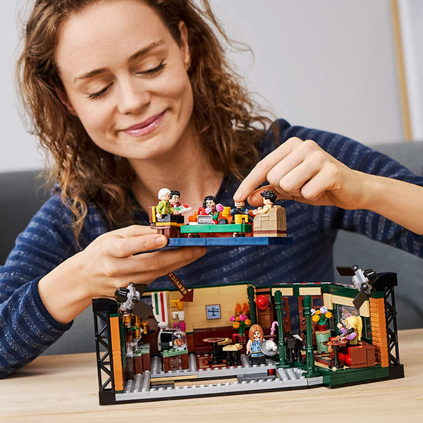 LEGO Ideas FRIENDS 21319 Central Perk Building Kit (1,070 Pieces)